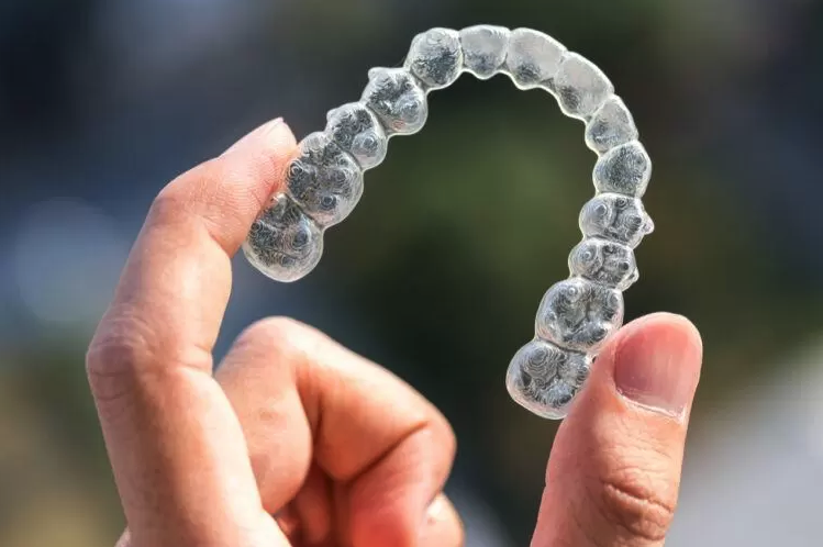 Invisalign Silver Spring MD Cummins Dental Group dentist in Silver Spring Maryland Dr. Adrian Cummins